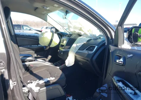 2017 Dodge Journey Sxt z USA, uszkodzony, nr VIN 3C4PDCBG3HT537572